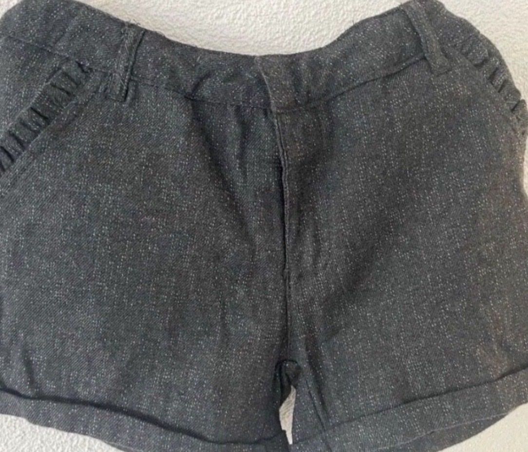 Hosen: Kurze Hose Sfera Grösse 140cm dunkelgrau glitzernd – Neu (gemäss Beschreibung) aus Freidorf TG von nad_fxh7