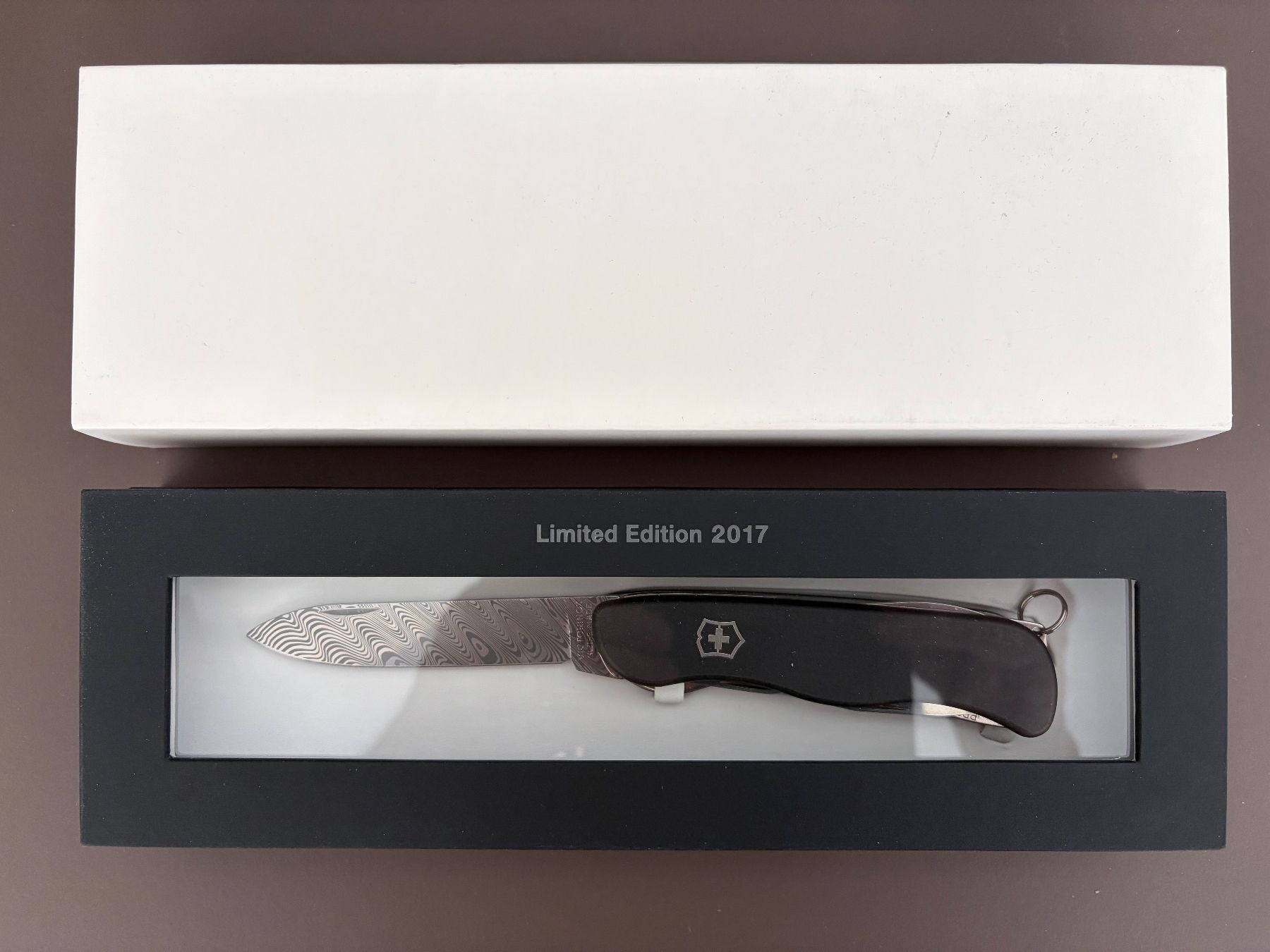 Victorinox Coltelli tascabile: Victorinox Damast 2017 – Nuovo e nell'imballaggio originale da Cham venduto da Furex