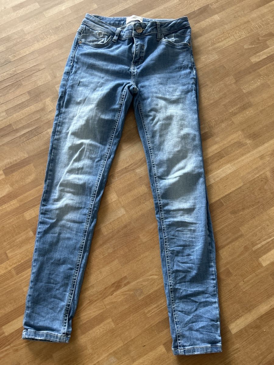 Jeans: Cartoon Jeans, Gr. 34 – Usato da Langnau im Emmental venduto da Iriss