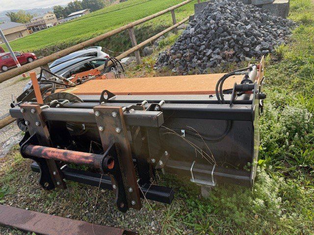 Manitou Hoflader: Manitou Wischmaschine 2.60 m – Gebraucht aus Schönholzerswilen von RWS_BAUTECH 1