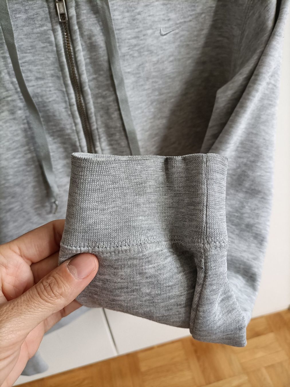 Nike Jacken: Nike Zip Damen-Hoodie, Grau, Gr. S – Gebraucht aus Zürich von taniayyo 4