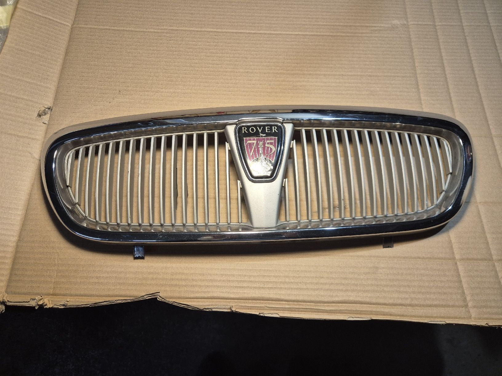 Rover Tutti pezzi di ricambio auto: Rover 75 Kühlergrill  – Usato da Frutigen venduto da Timowyssen