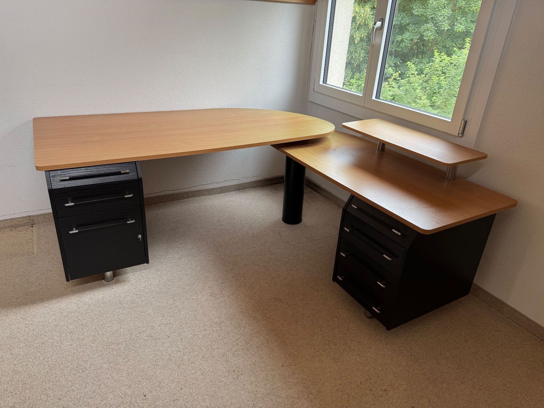 Scrivanie: Schreibtisch / Bürotisch – Usato da Widen venduto da SWE999