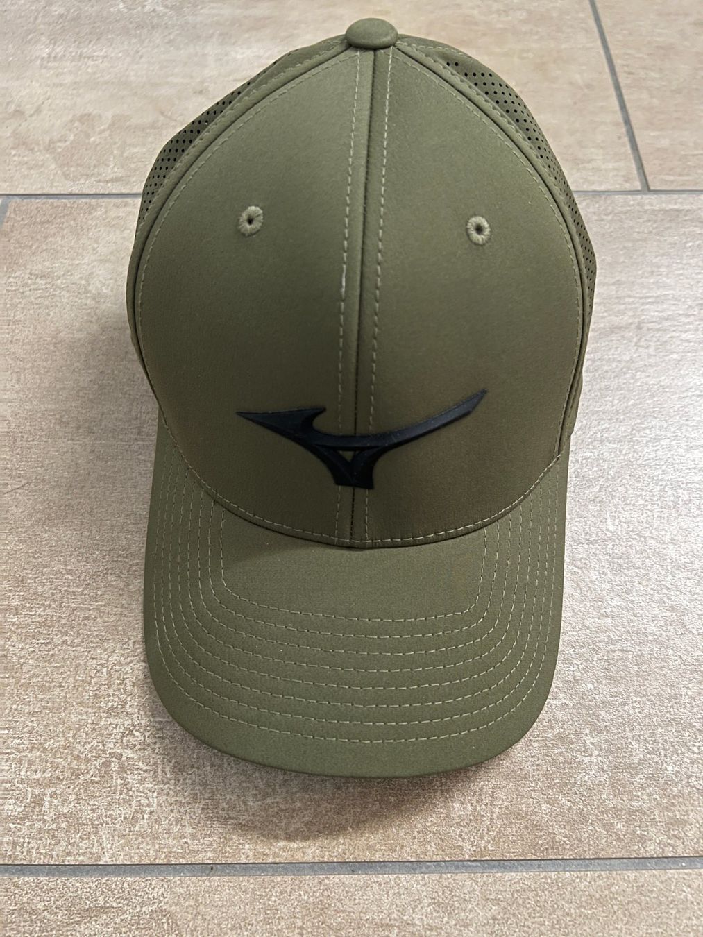 Copricapi, berretti & cappellini: Mizuno Cap Olive One Size – Nuovo (secondo la descrizione) da Merenschwand venduto da Andyw8
