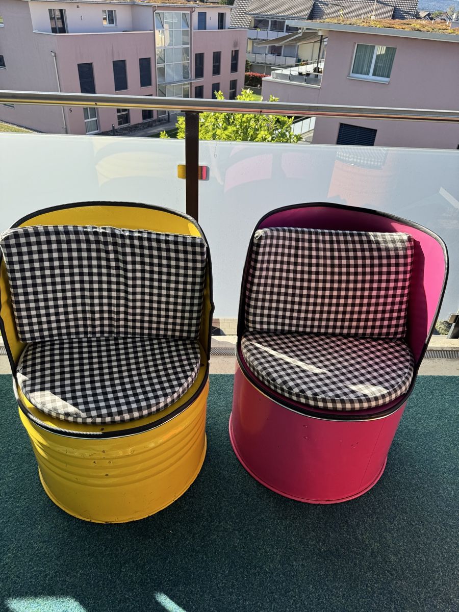 Accessori: Fassmöbel  bunt karierte Polster – Usato da Rüdtligen venduto da Blibxsung 3