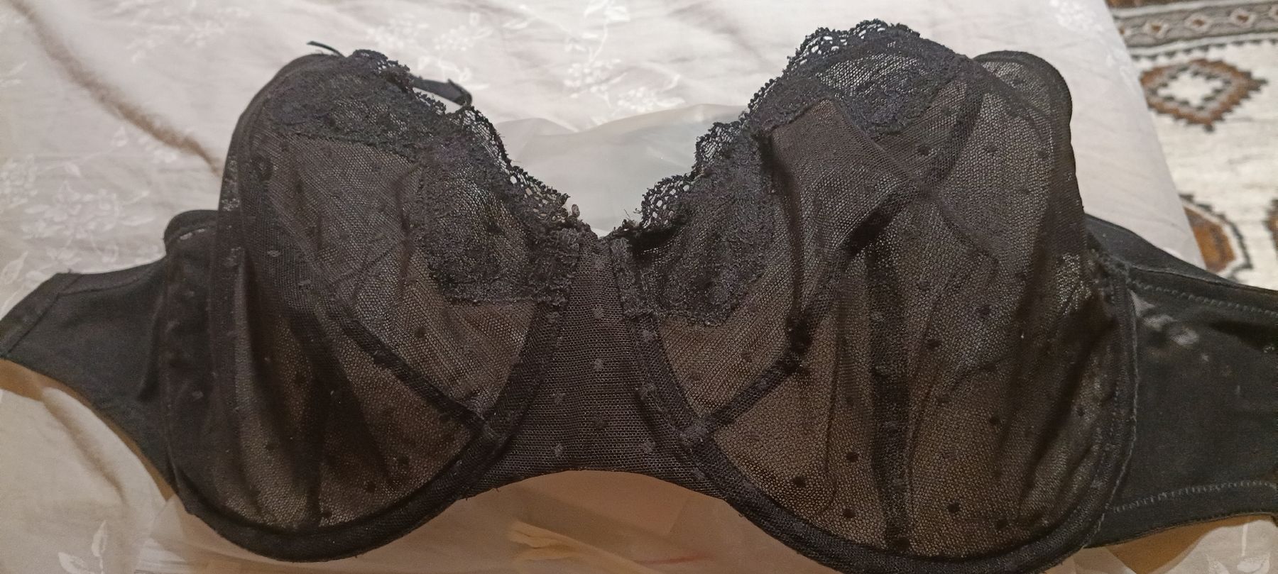 Sonstige Unterwäsche: Black Bra UK 32F  – Gebraucht aus Zürich von cat_9cvz