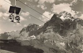 Grindelwald (BE) Sessellift Firstbahn Blick auf Wellhorn