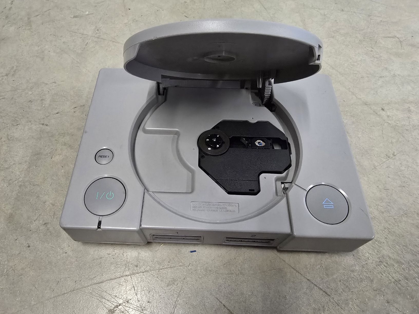 Sony Consoles: Console PlayStation 1  + Manette & Câbles  – D'occasion à Champlan par Jrme76 3