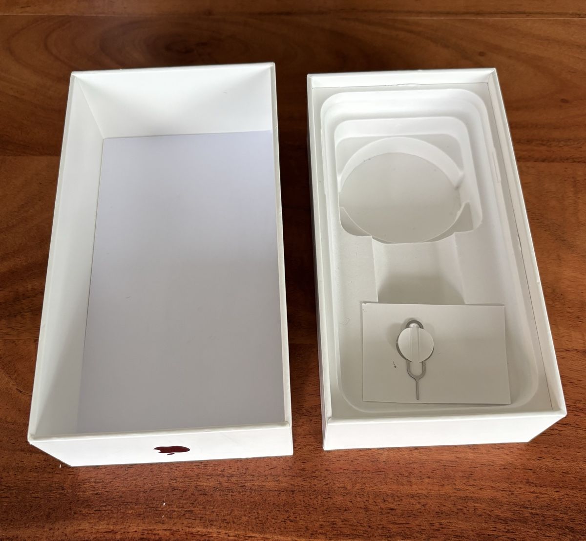 Apple Telefoni cellulari / Smartphones: iPhone XR rot mit Hülle – Usato da Trimbach venduto da selling_queen 6