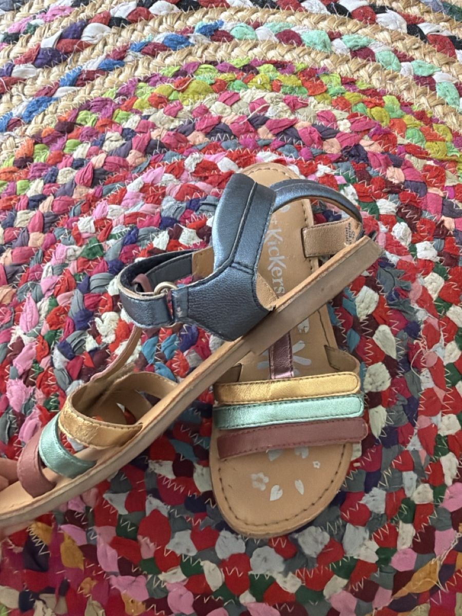 Kickers Scarpe per ragazze: Sandalen Kickers 34  – Usato da Luzern venduto da caracena 1
