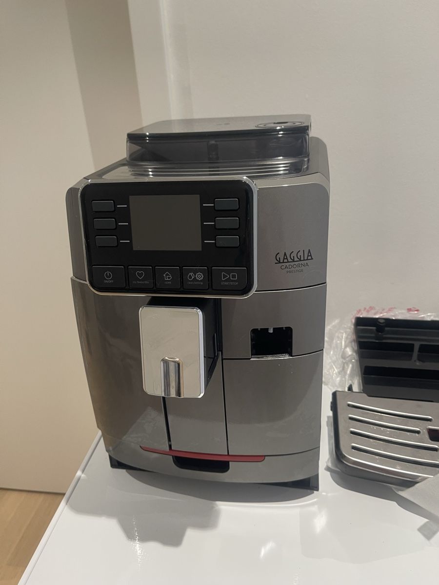 Gaggia Macchine per caffè & Macchine per espresso: Gaggia Cadorna Prestige Automatic Coffee Machine – Usato da Unterägeri venduto da eve_76lj