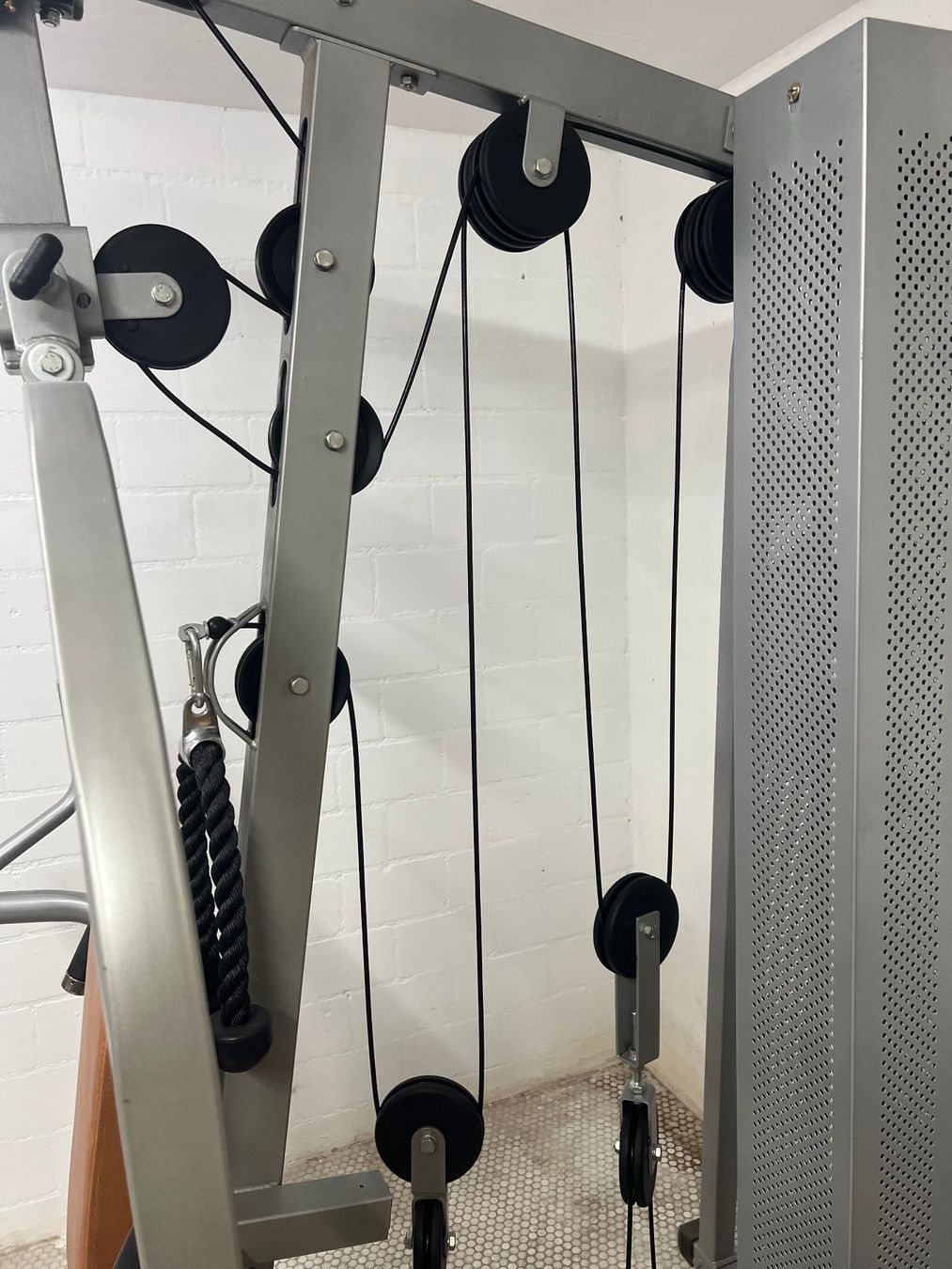 Finnlo Hometrainer: Finnlo Autark 5000 Kraftstation – Usato da Wettswil venduto da Arun7 7