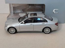 Mercedes-Benz C-Klasse Autoart 1:18 Silber Metallic