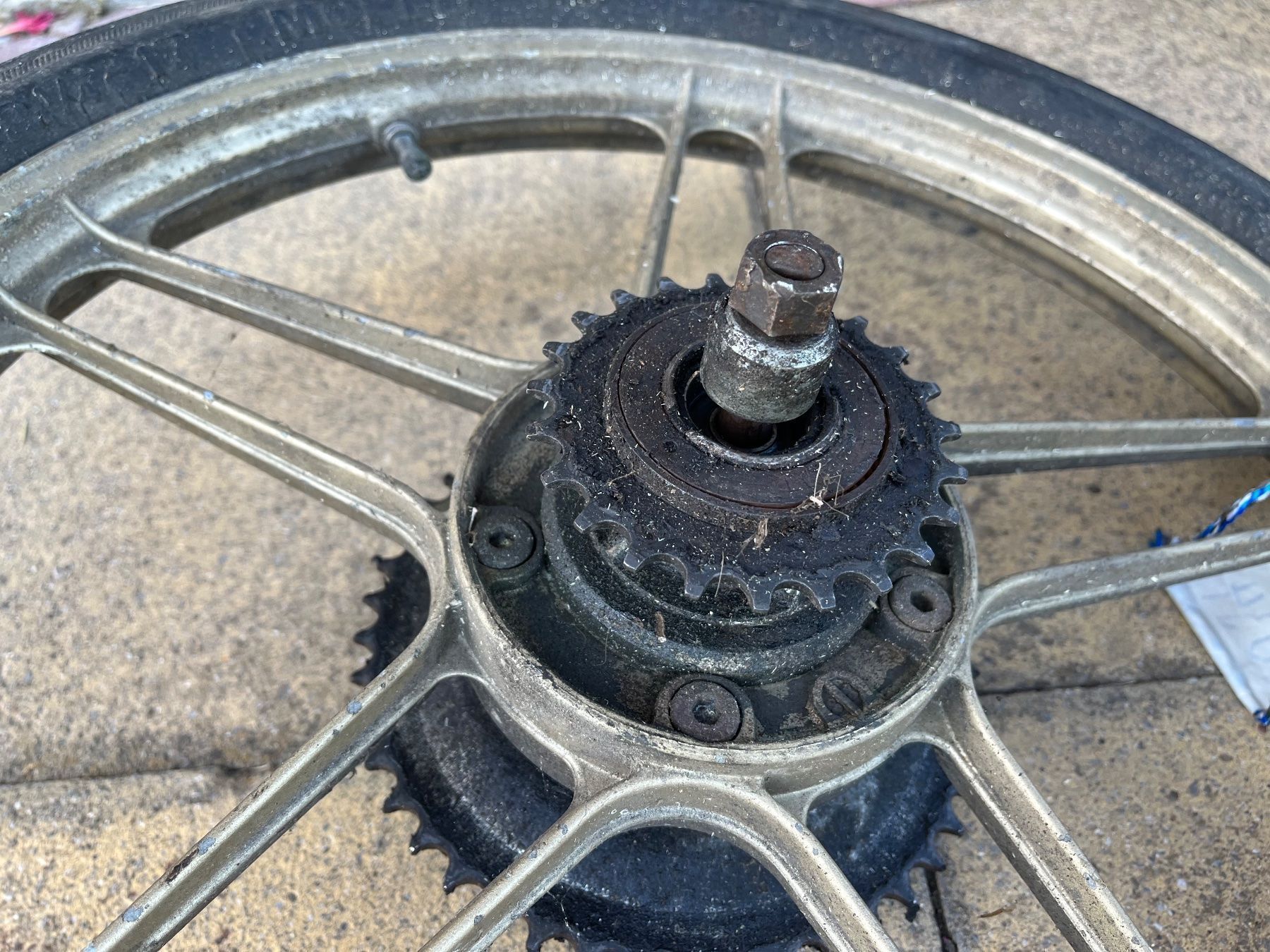Puch Parti ricambio per ciclomotori: Puch Maxi/X30 Hinterrad – Difettoso da Fahrni b. Thun venduto da berger_tuning34 5
