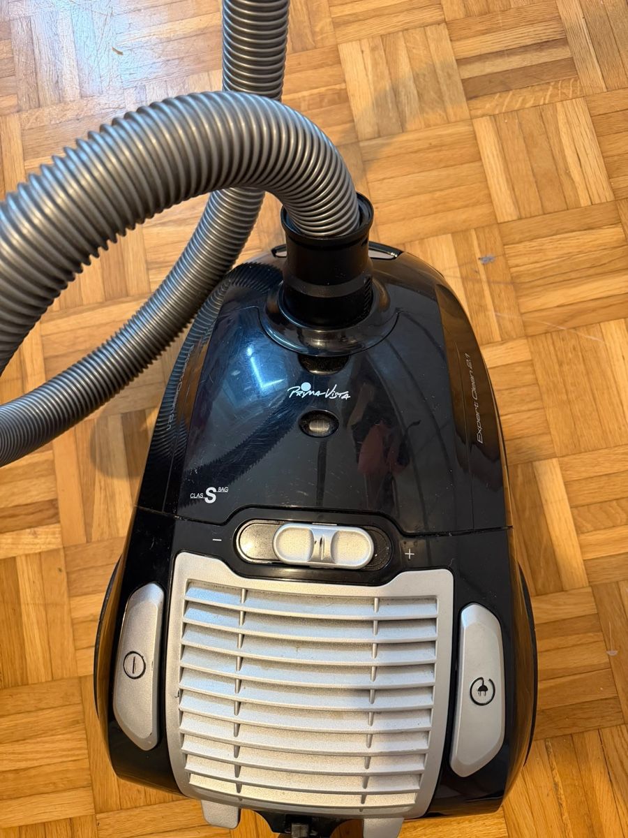 Aspirapolveri & Accessori: Prima Vista Staubsauger – Usato da Langenthal venduto da letmeguess
