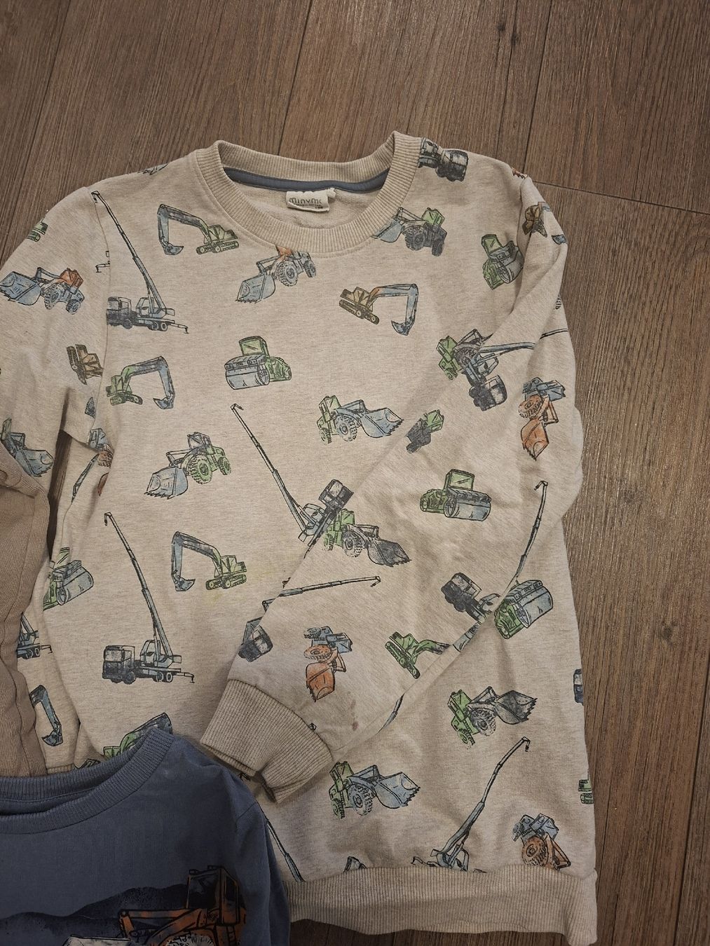 Lotti & Set di vestiti: 3er Set, 2 Pullover, 1 Langarmshirt – Usato da Liestal venduto da iti_rsl8 3