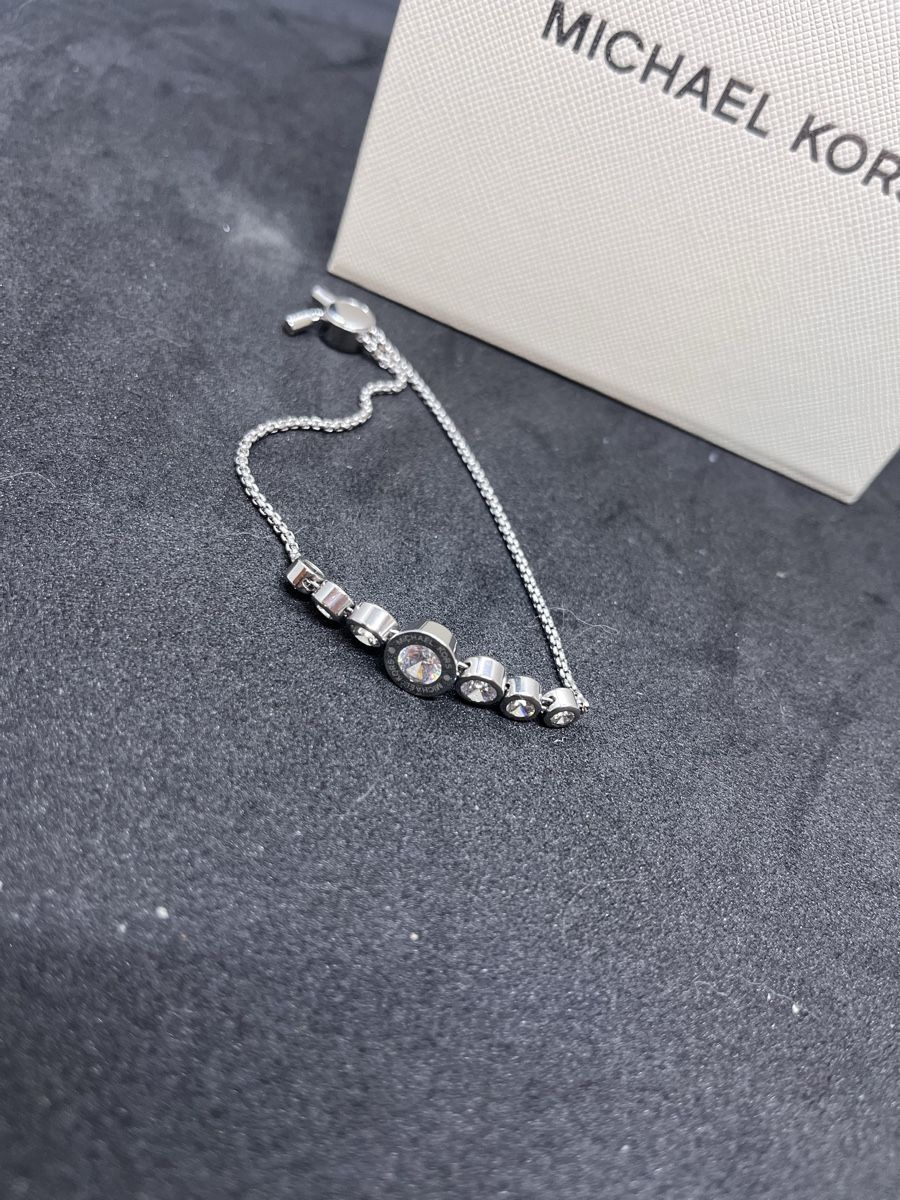 Michael Kors Armbänder & -reifen: Michael Kors Armband, Silber, Neuwertig. – Neu (gemäss Beschreibung) aus Wittenbach von CHollectibles 2