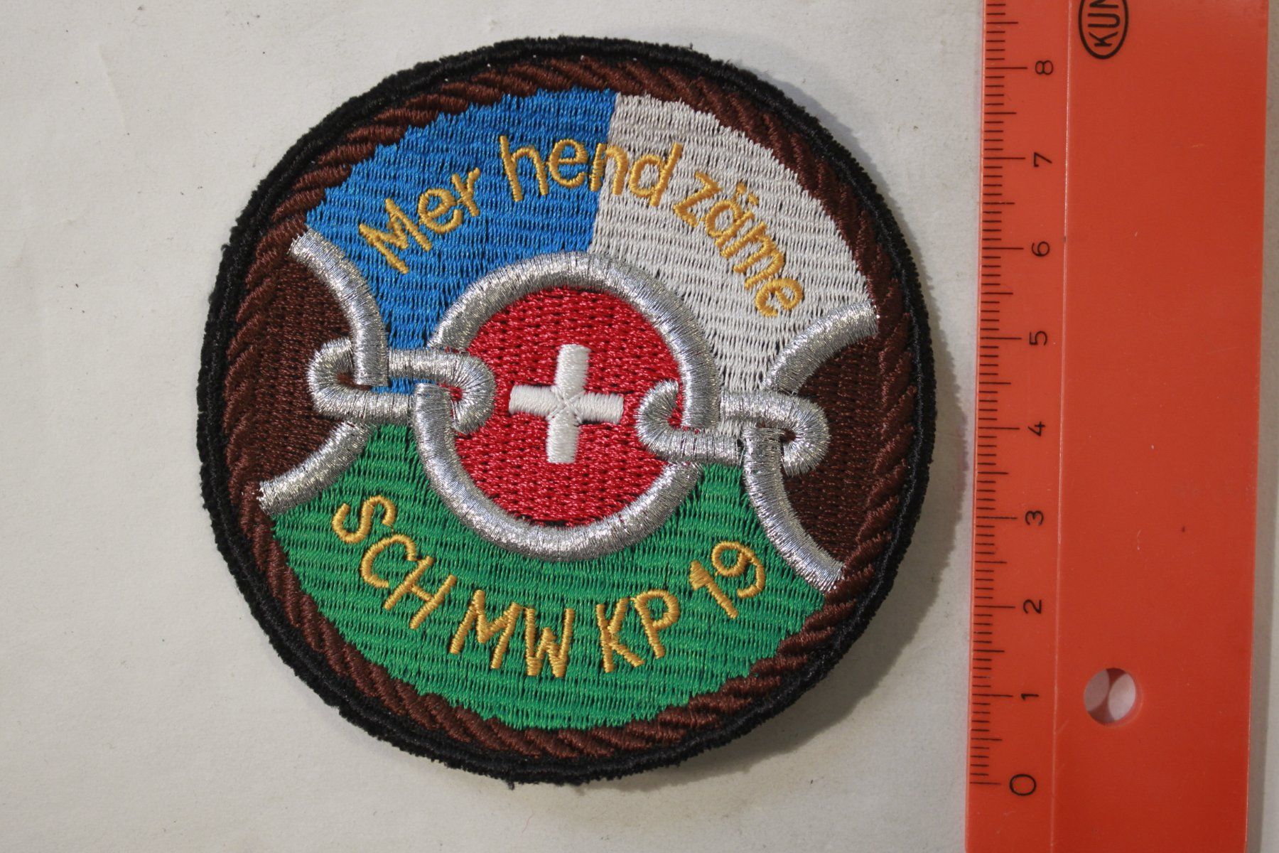 Schweizer Armee Plaketten & Abzeichen: KP 19 sch – Gebraucht aus La plaine von 7A6T2ME