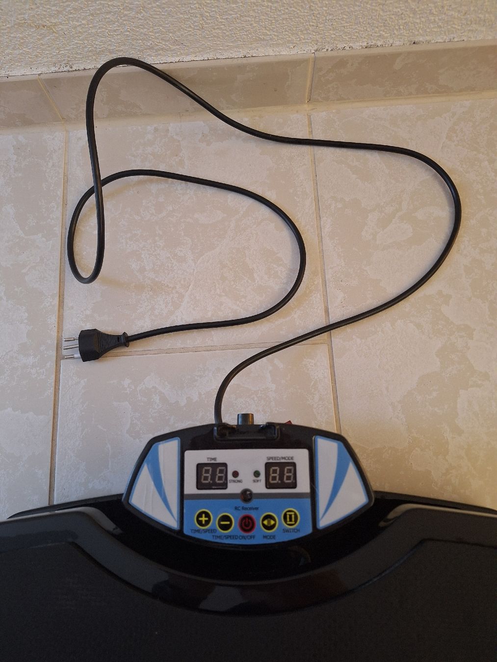 Hometrainer: Newgen Medicals Vibrationsplatte – Usato da Bülach venduto da dan_7scp 3