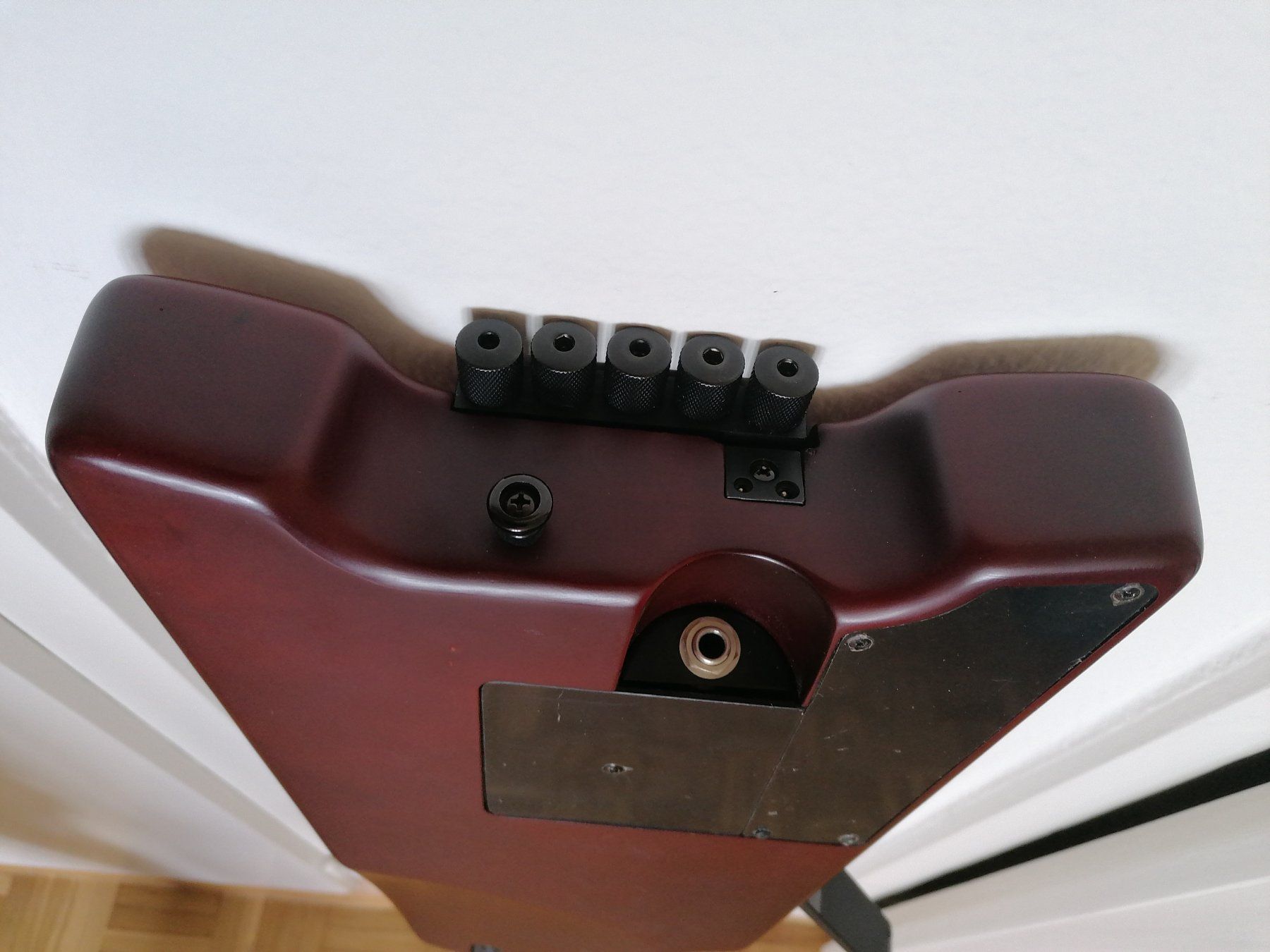 Steinberger Strumenti musicali: Steinberger Synapse aktiv 5-saiter – Nuovo (secondo la descrizione) da Bottmingen venduto da dah_cfj9 9