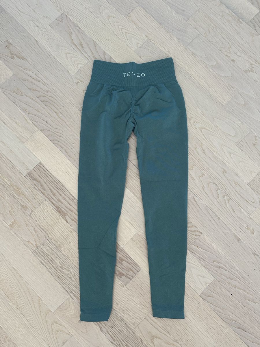 Leggings: Teveo Leggins Set  – Usato da Pratteln venduto da e.g.99 1