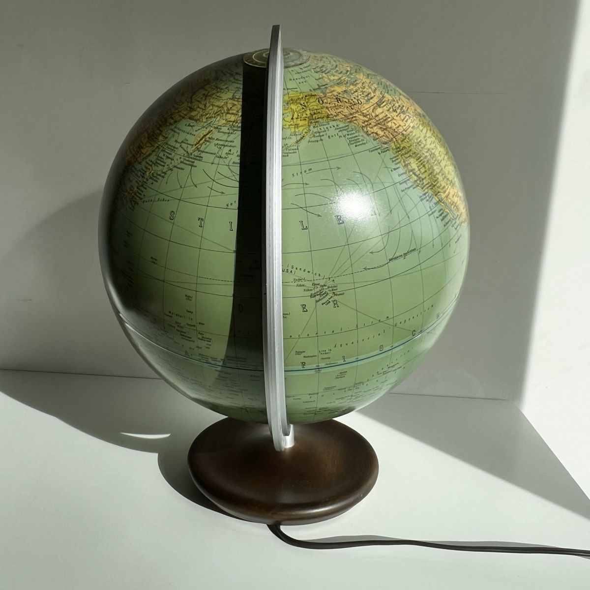 Lampade: Large Vintage Illuminated Globe Columbus Erdglobus Duplex – Usato da Oberägeri venduto da Theonose74 5
