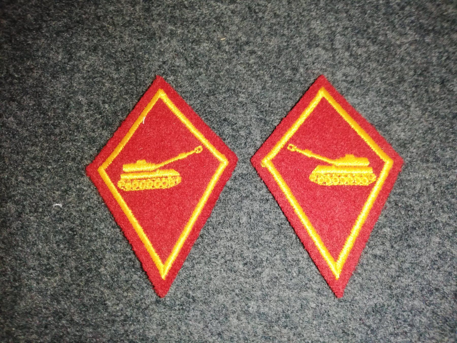 Schweizer Armee Placchette & Badge: Insignes de col Armée Suisse – Usato da Romanel-sur-Lausanne venduto da A559JBB