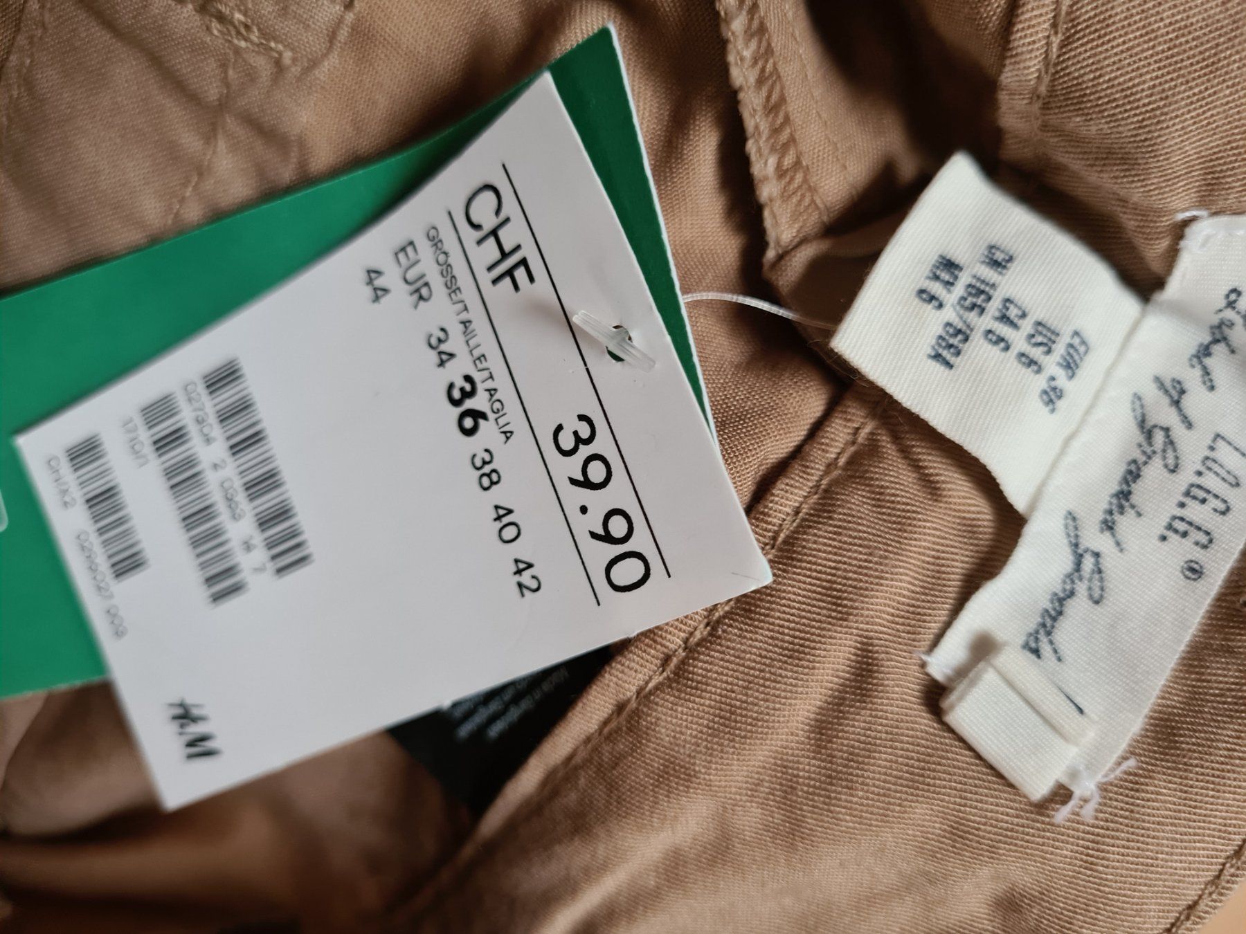 Lotti di vestiti: 2 x shorts und 1 Bluse wunderschön gr.36 – Usato da Ferden venduto da jemyce 4
