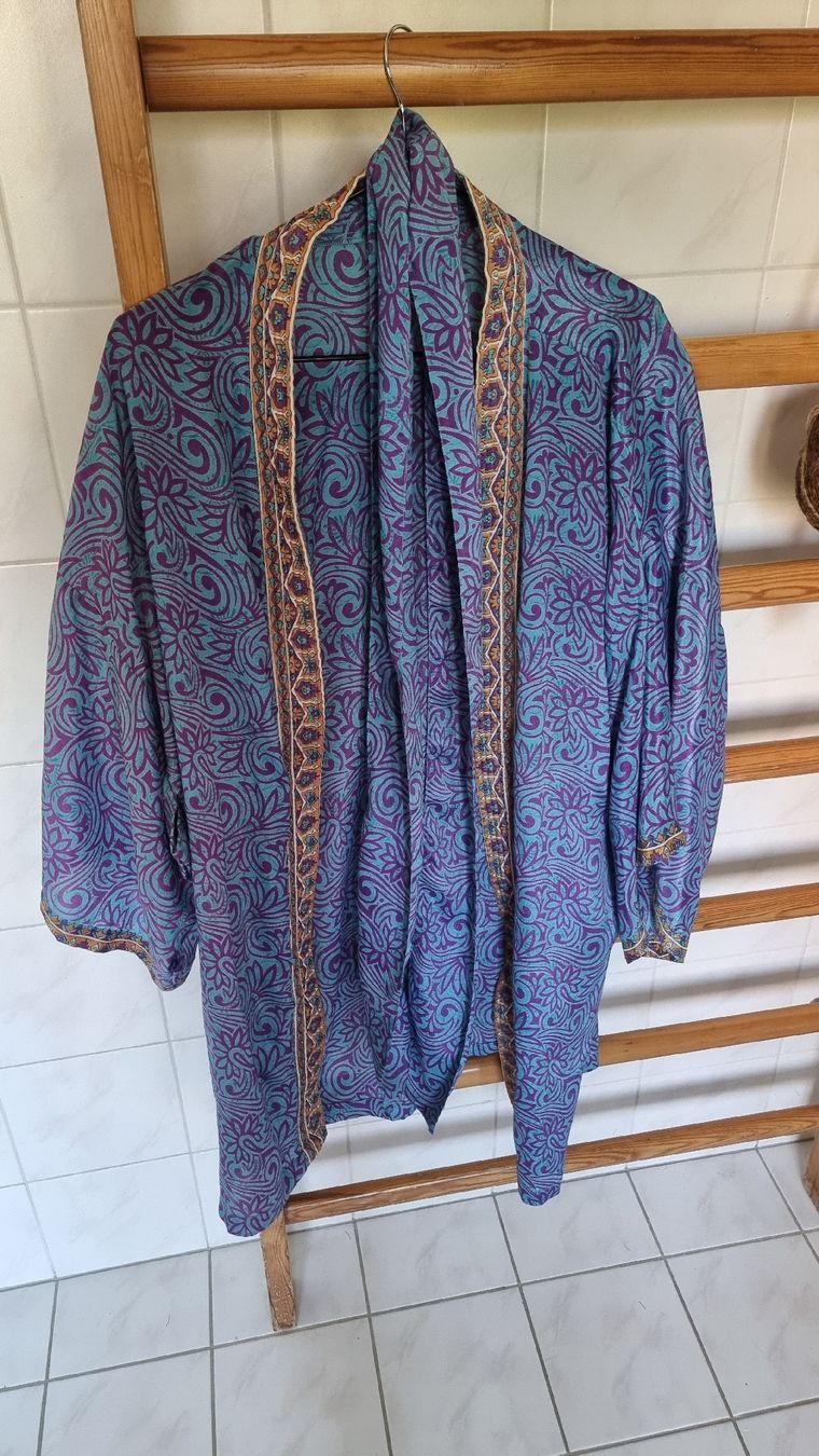 Kimono: kimono Nomadroses – Usato da Les Breuleux venduto da Mily1991 2