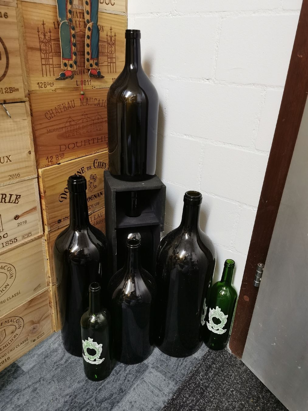 Verres, cruches & bouteilles: 7x dekorative Weinflaschen  – D'occasion à Wetzikon ZH par Tothart