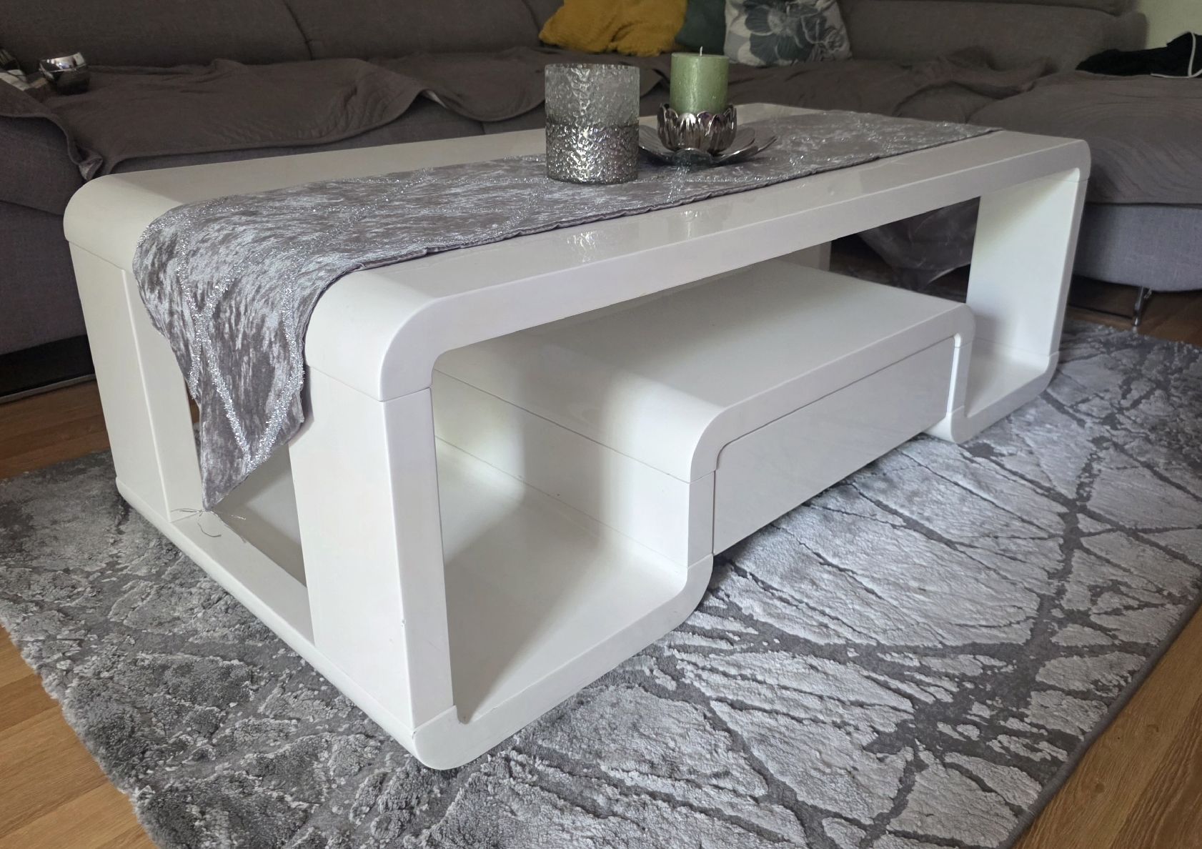Tavoli: Couchtisch weiss Hochglanz mit Schublade – Usato da Lyss venduto da KiS12