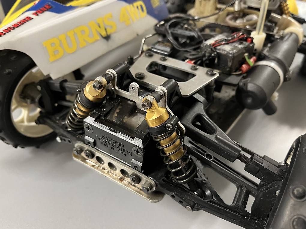 Kyosho Modellismo RC: RC Kyosho Burns DX 1987 – Difettoso da Piandera Paese venduto da lor_9rpm 4