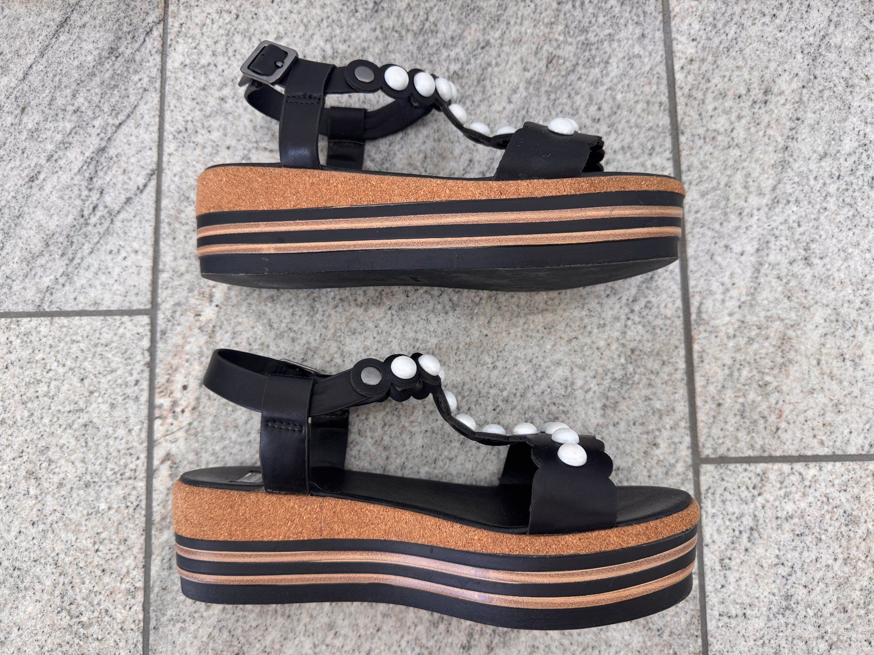 Scarpe da donna: Bata Plateau Sandalen mit Perlen, Gr. 38 – Nuovo (secondo la descrizione) da Zollikon venduto da Krenapf 1
