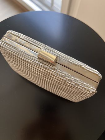 CINTI clutch gioiello argentata con strass e catena