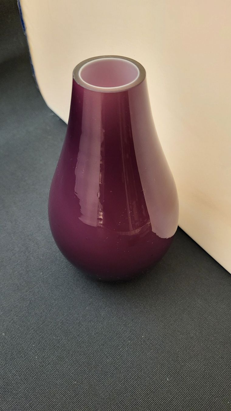 Vasi & Recipienti: Lila Überfangglas-Vase – Usato da Basel venduto da spinne02
