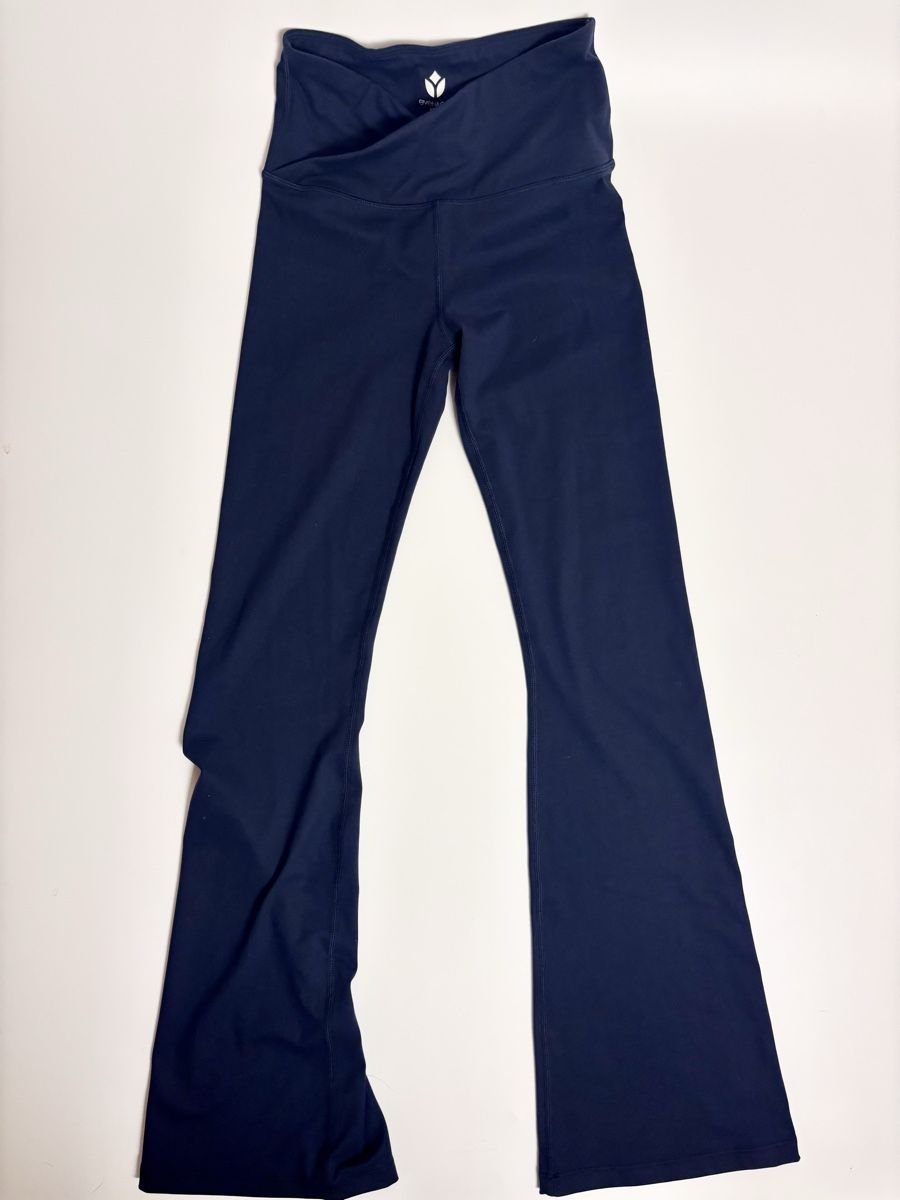 Leggings: yoga pants flared, cross waist – Usato da Leissigen venduto da lamooniade 1