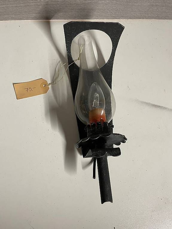 Lampen: Antik Wandlampe aus 1968 – Gebraucht aus Seuzach von Wolf936