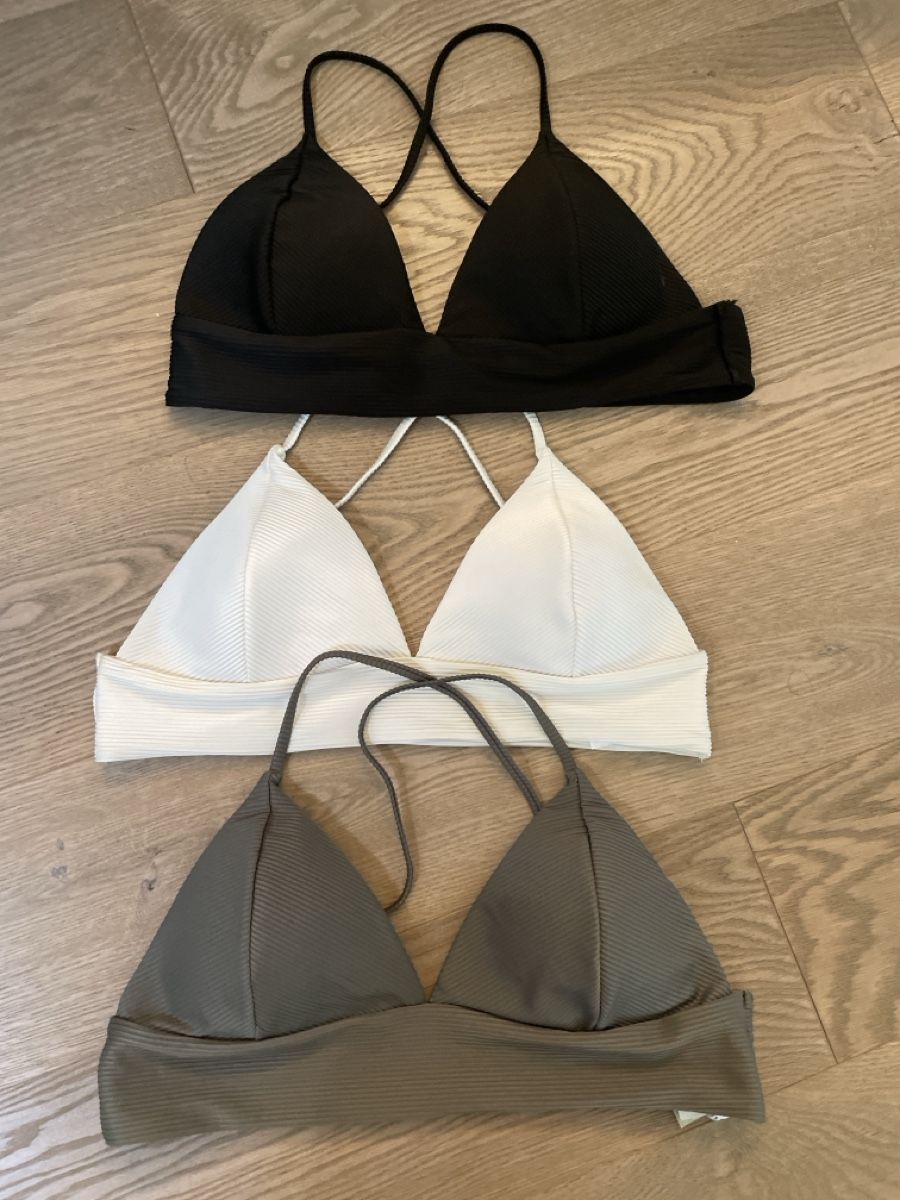 Costumi da bagno & Bikini: Bikini Oberteile 3Stück – Nuovo (secondo la descrizione) da Hergiswil NW venduto da natejuke