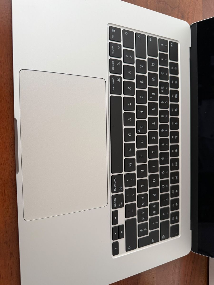 Apple Portables: 15-inch MacBook Air – Neuf avec emballage d'origine à Basel par Coscar 2