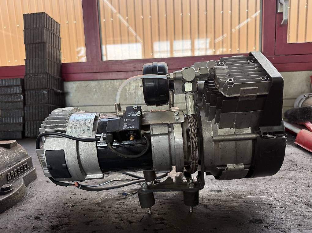 Compressori: 80 Volt Kompressor, 2 Zylinder, Druckluftbremse – Usato da Wauwil venduto da Patrol789