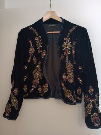 Paillettenbesetzte Samtjacke