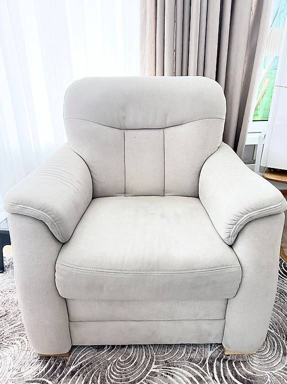Divani: Sofa einmal 1er zweimal 3 er – Usato da Basel venduto da atila.01