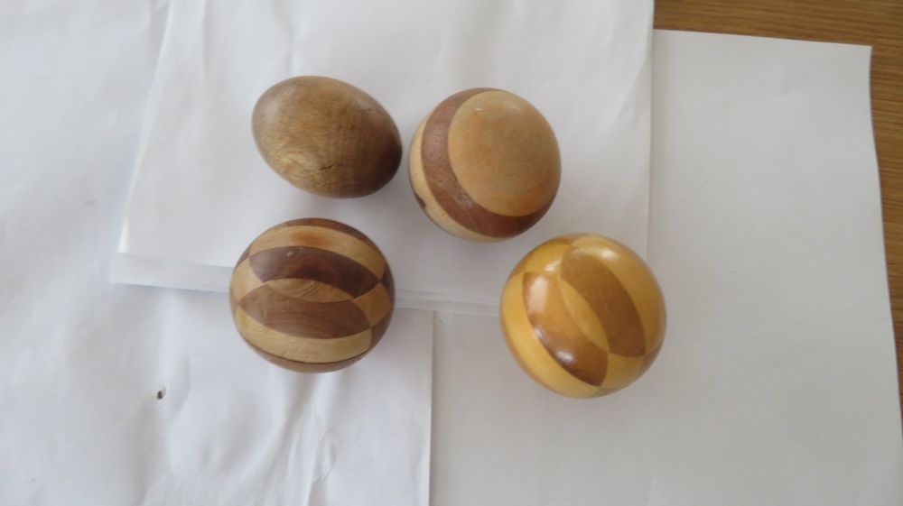 Stopfkugeln und Stopfei, 3 Kugeln 1 Ei antik Holz (Gebraucht) in ...