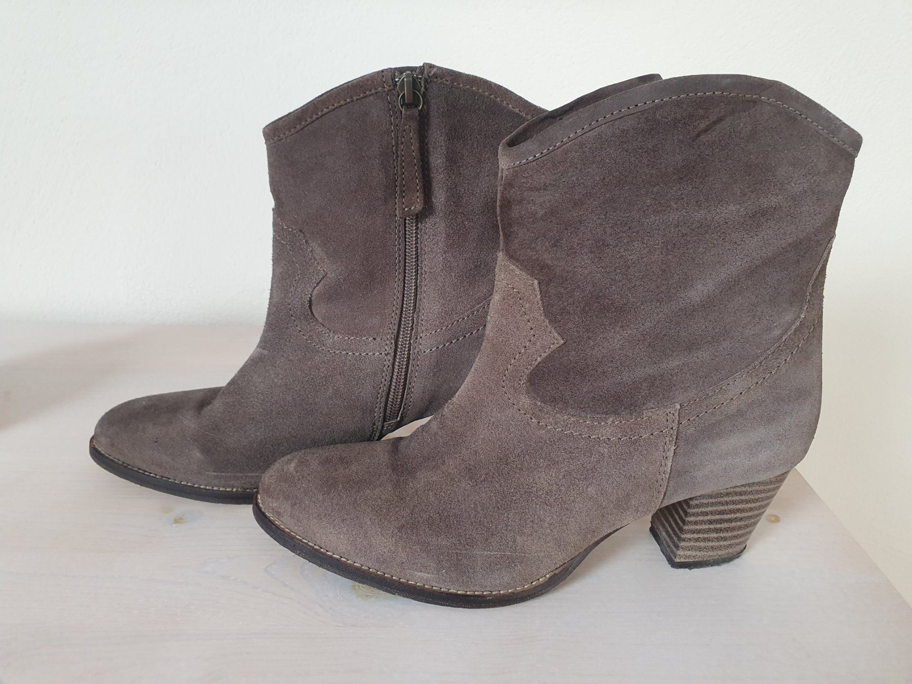 Chaussures femmes: **TOP** Stiefelette/Ankle Boot von SPRINGFIELD – D'occasion à Möriken AG par Xaendu 1