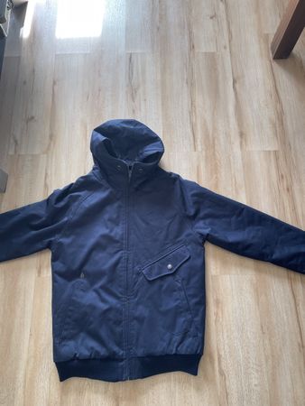 Veste  S Volcom bomber  homme capuche. 2 poches bon état