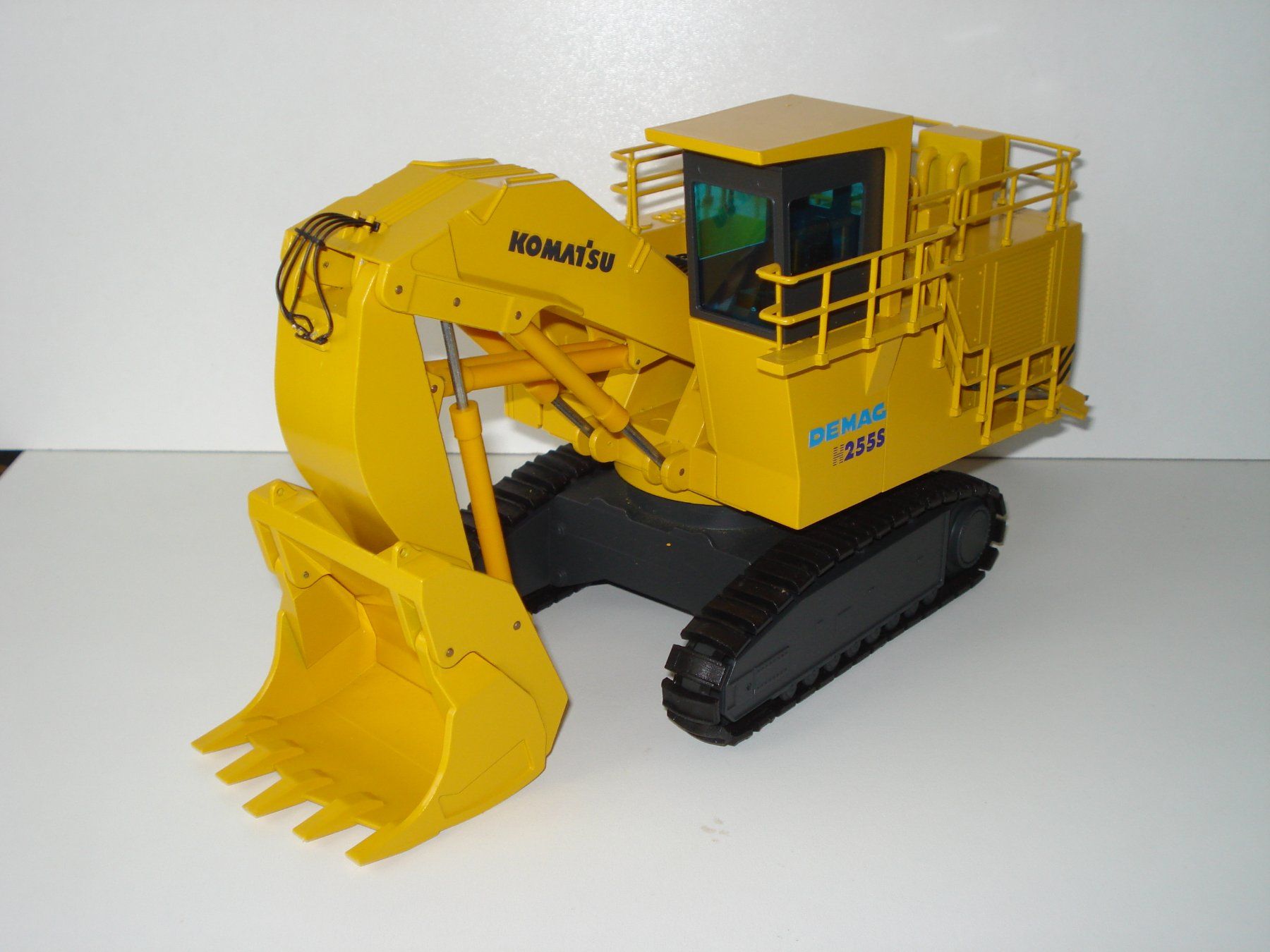 Kits de montage: DEMAG H 255 S Raupenbagger – Neuf (Voir description) à Mitlödi par worker04 1