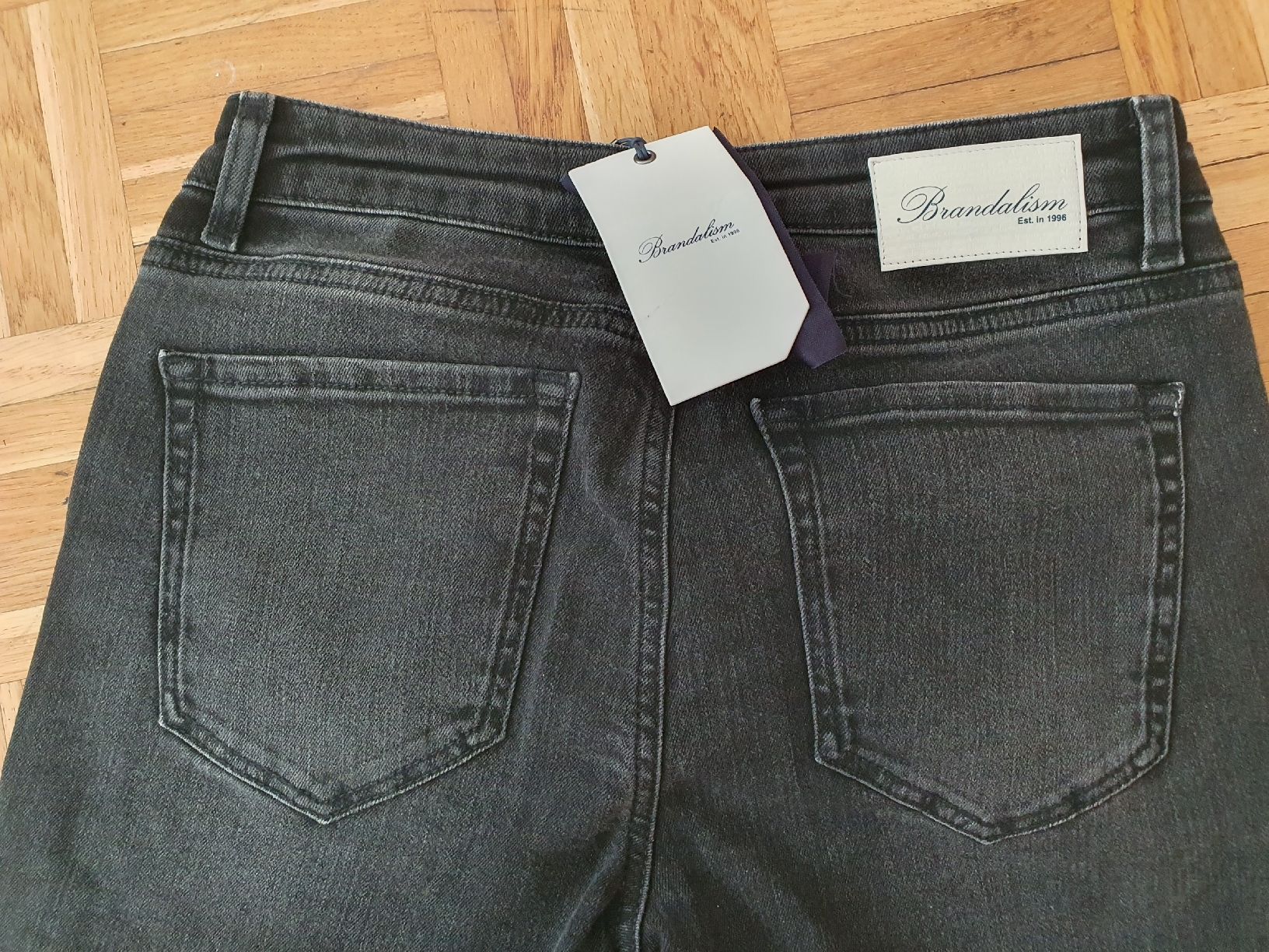 Jeans: neue schwarze Jeans – Nuovo e nell'imballaggio originale da St. Gallen venduto da 1811123 1