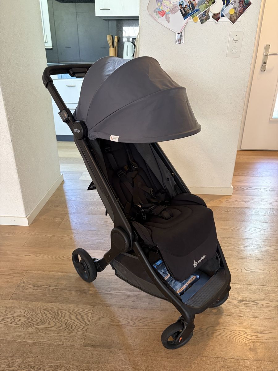 Ergo Baby Kinderwagen: Ergobaby Metro+ Reisebuggy  – Gebraucht aus Adligenswil von GiannaB83