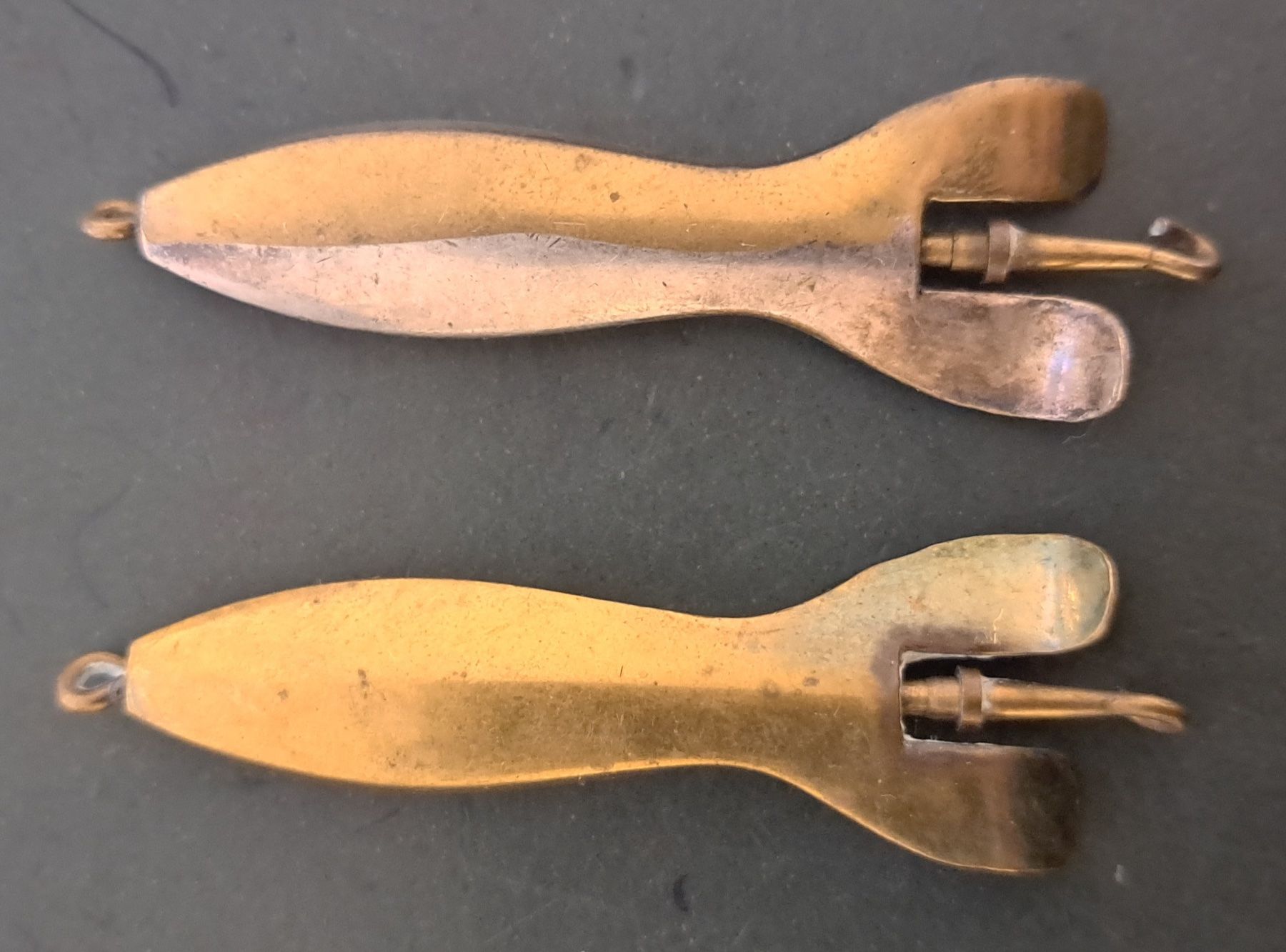 Köder: 2 anciens devons fabriqué en Suisse/2 antik Schweiz Devon – Gebraucht aus Fribourg von versus702