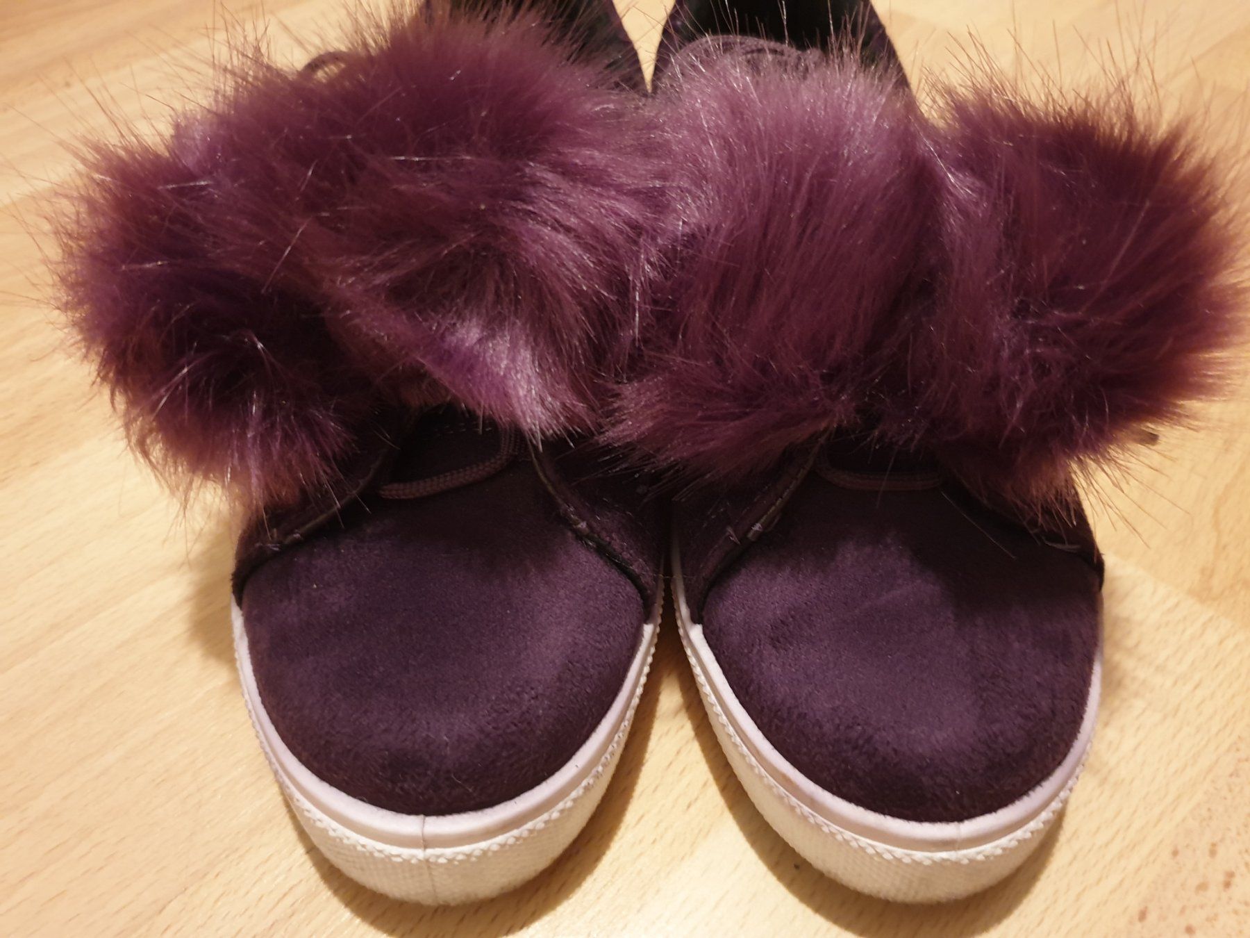Damenschuhe: BIANCO Violet Pompom Sneaker – Gebraucht aus Hasle LU von dandelion1684 1